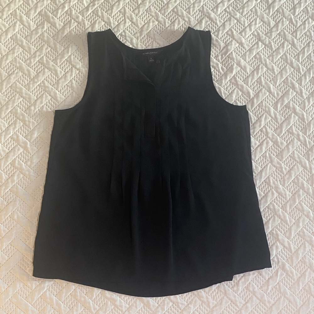 Banana Republic Women’s Size S Classic Black Sleeveless Blouse Sheer Button Up